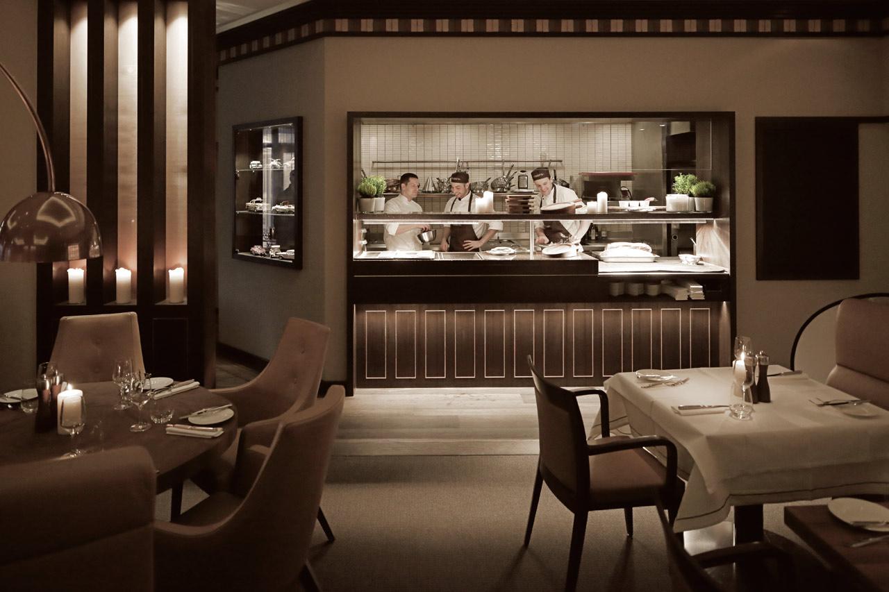 GRAND ELYSEE Hamburg Bagian luar foto The interior of the restaurant