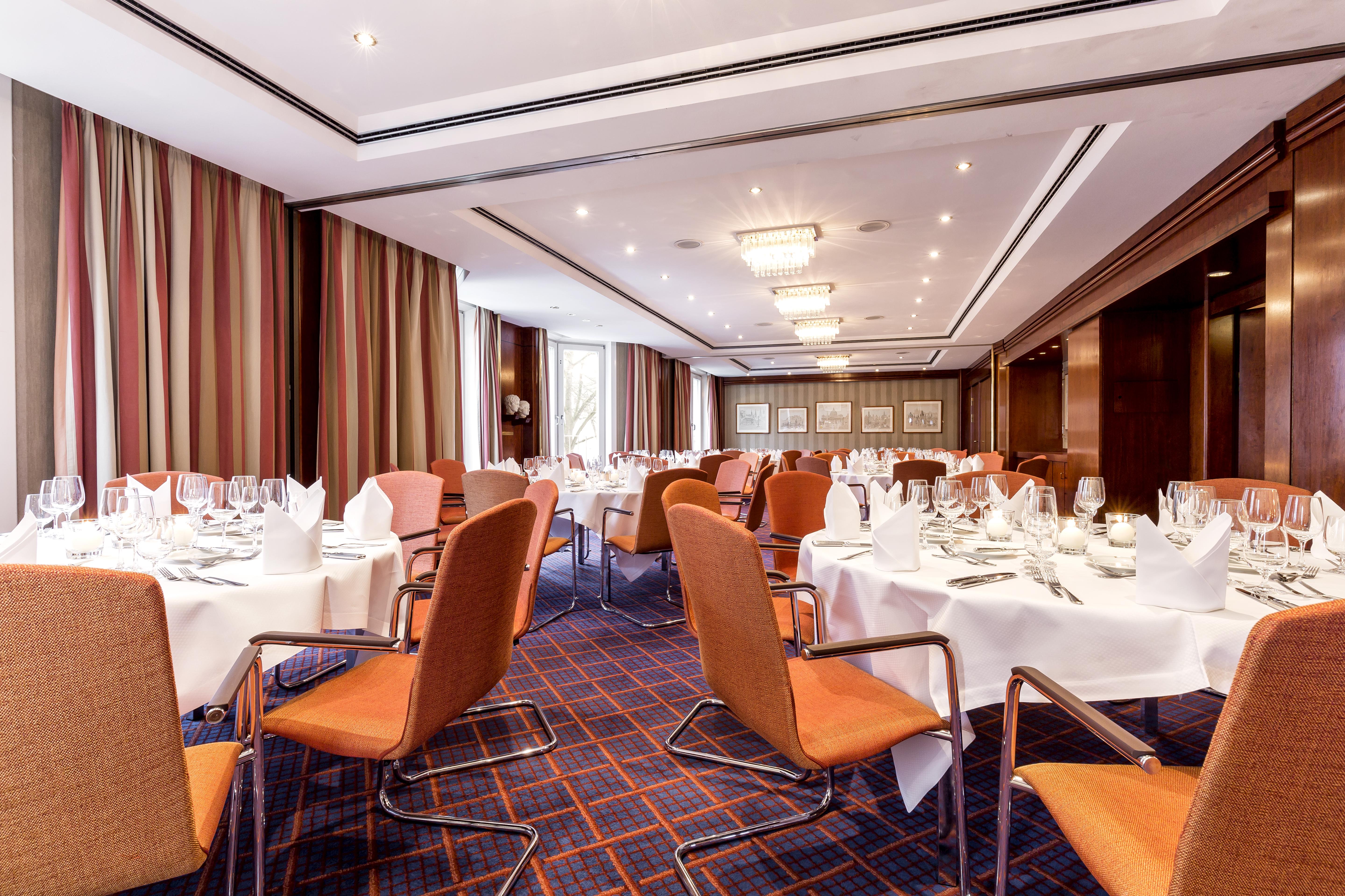 GRAND ELYSEE Hamburg Bagian luar foto The restaurant