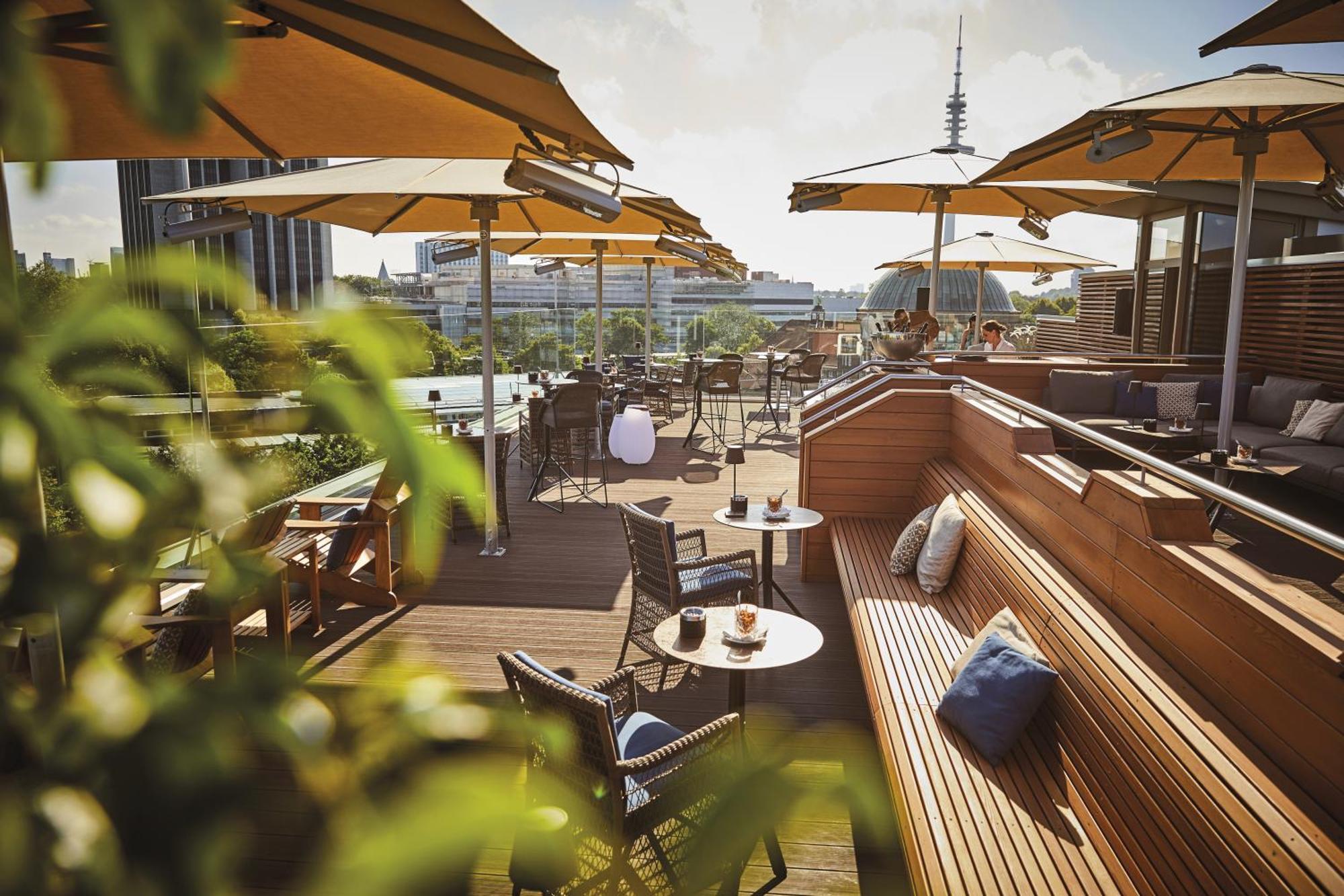 GRAND ELYSEE Hamburg Bagian luar foto The Sky Bar