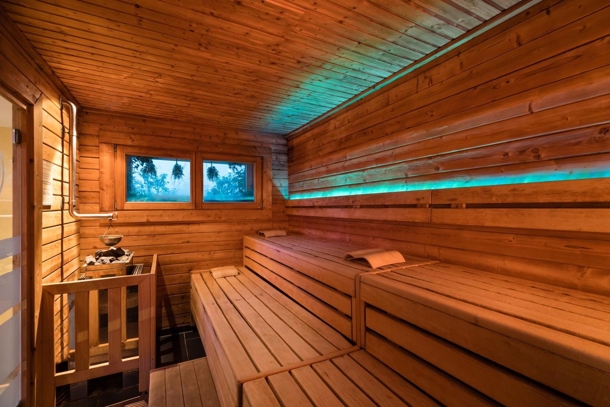 GRAND ELYSEE Hamburg Bagian luar foto A modern Finnish sauna
