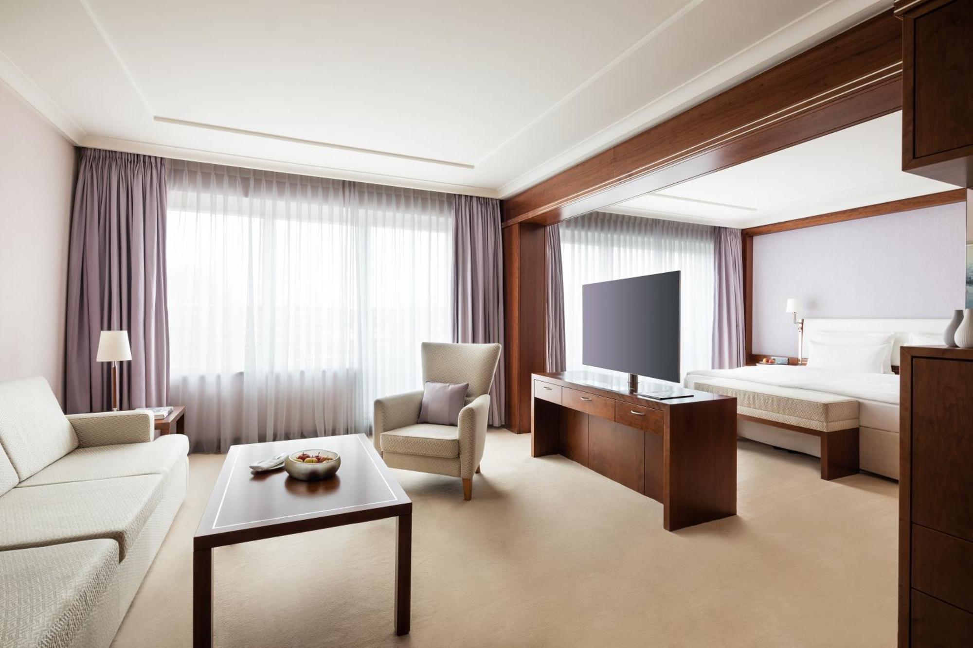 GRAND ELYSEE Hamburg Bagian luar foto Suite