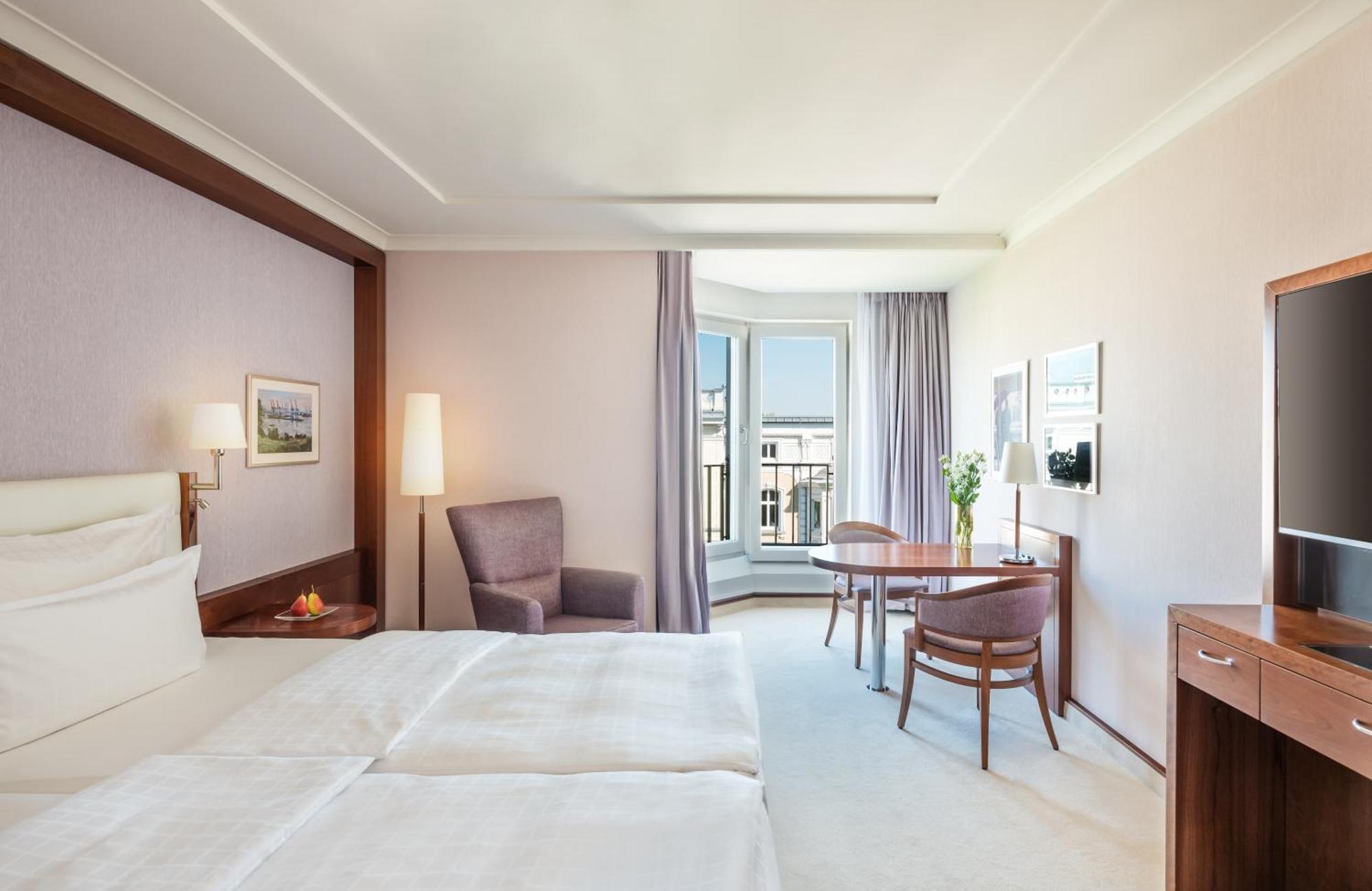 GRAND ELYSEE Hamburg Bagian luar foto A room at the Hotel de la Ville
